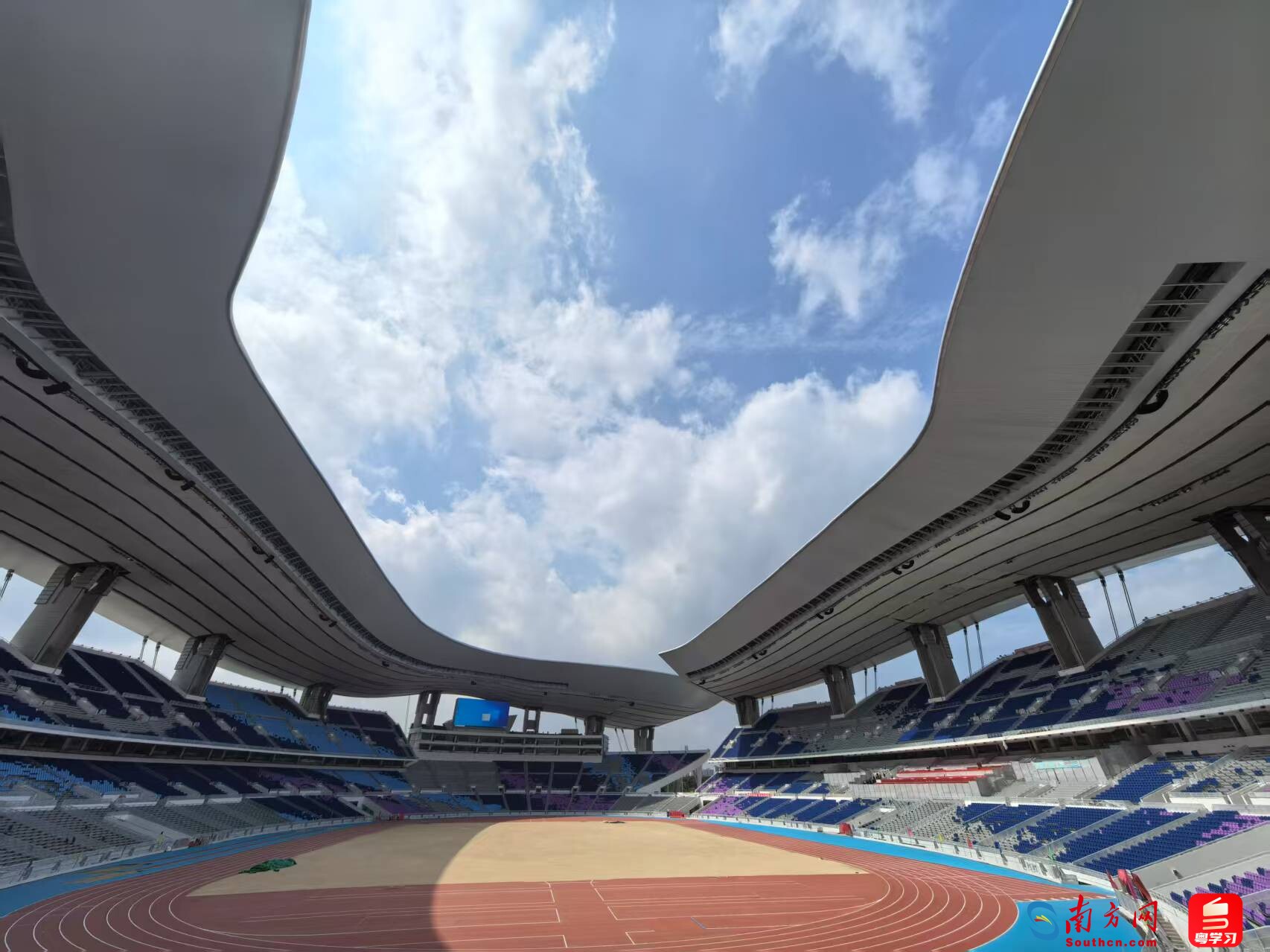 篮球火箭球队连续两场胜利庆祝